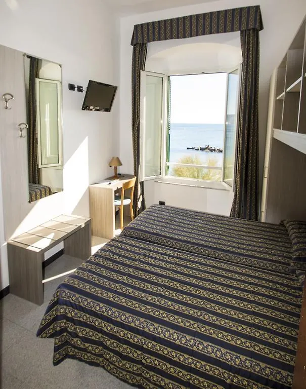 Hotel Baia Monterosso al Mare 3*,  Italien